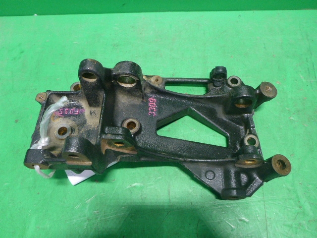 Кронштейн генератора