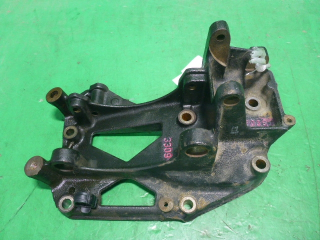 Кронштейн генератора