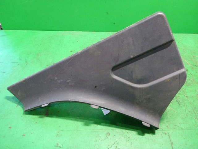 Накладка переднего крыла левого