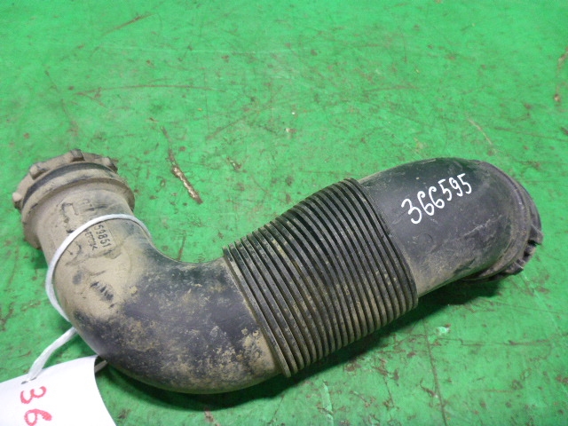 Патрубок воздушного фильтра