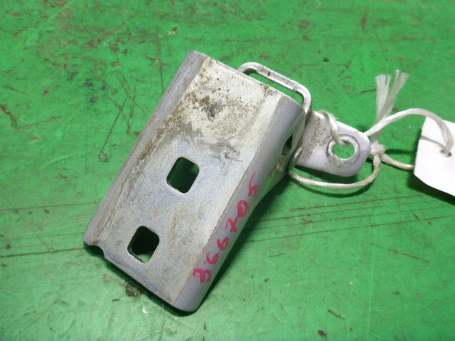 Петля двери передней правой верхняя