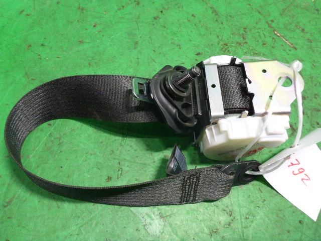 Ремень безопасности