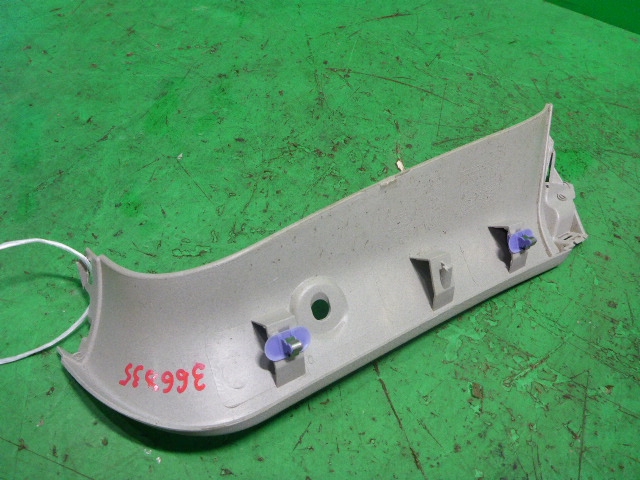 Обшивка двери багажника