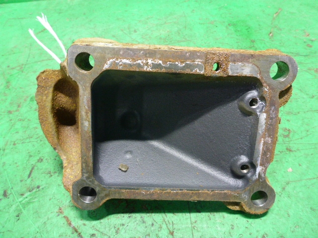 Кронштейн двигателя левый