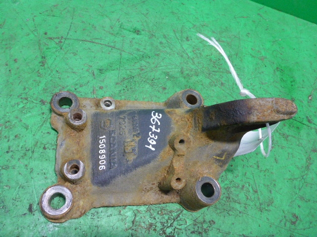 Кронштейн двигателя левый