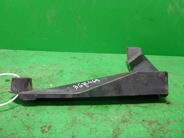 Кронштейн заднего бампера правый