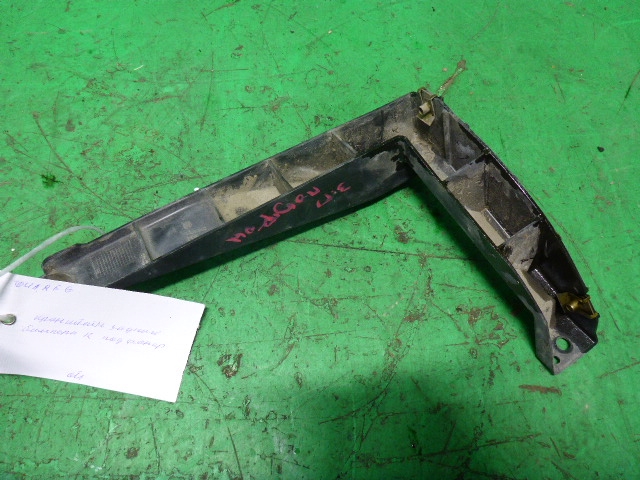 Кронштейн заднего бампера правый