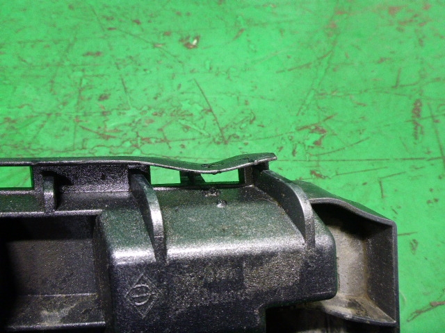 Кронштейн заднего бампера левый