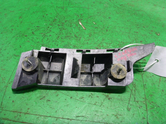 Кронштейн заднего бампера левый