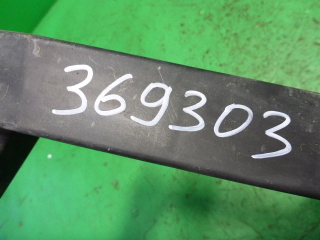 Кронштейн заднего бампера правый