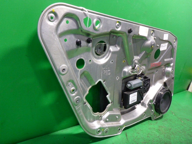 Стеклоподъемник электр. задний левый