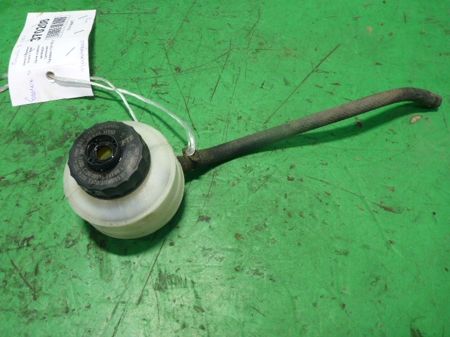 Бачок главного цилиндра сцепления