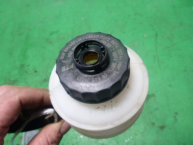 Бачок главного цилиндра сцепления