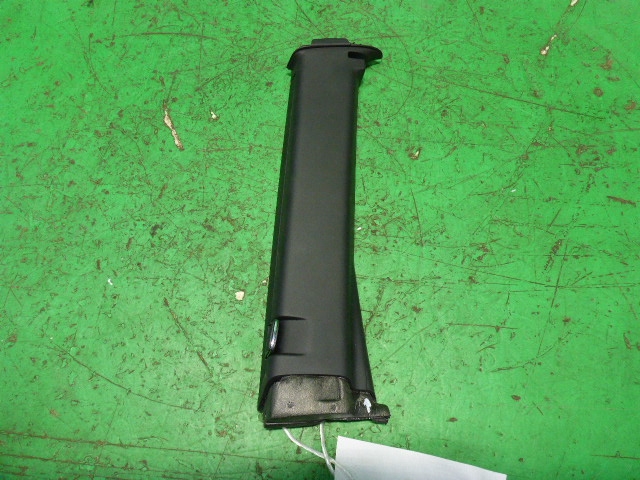 Шторка багажника