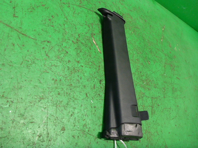 Шторка багажника