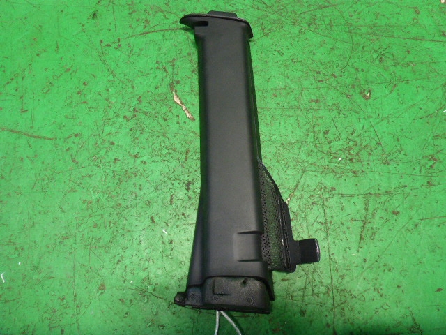 Шторка багажника