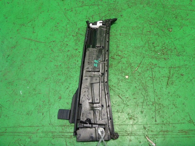 Шторка багажника