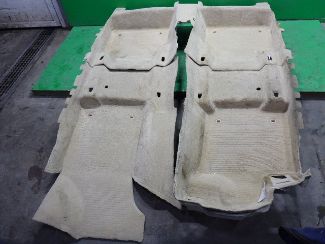 Покрытие напольное (ковролин)