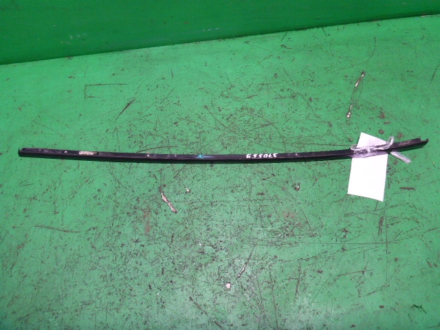 Молдинг лобового стекла