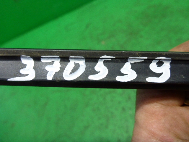 Молдинг лобового стекла