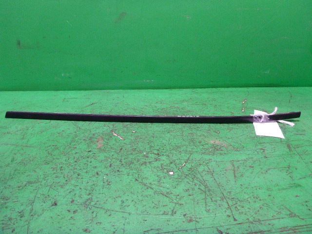 Молдинг лобового стекла