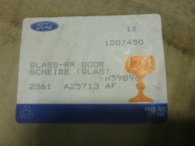 Стекло двери задней левой