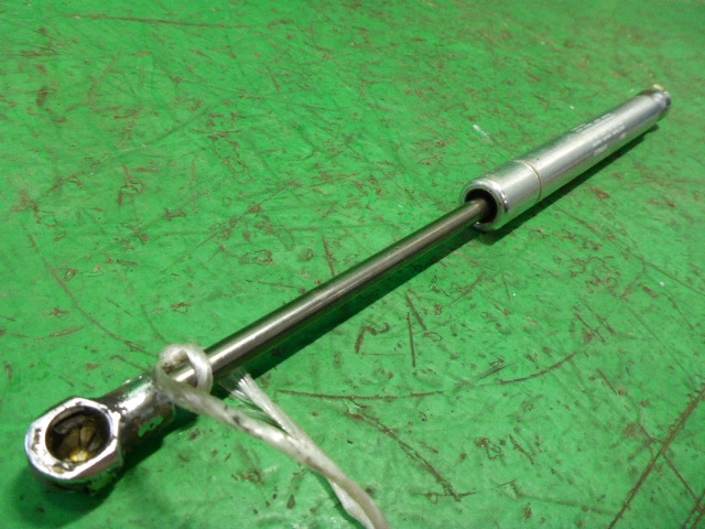 Амортизатор крышки багажника