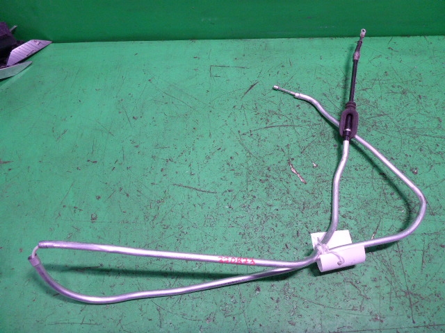 Трос стояночного тормоза