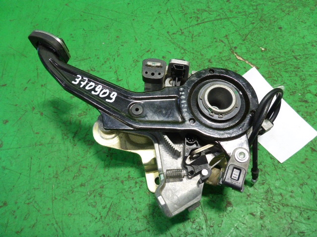 Рычаг стояночного тормоза