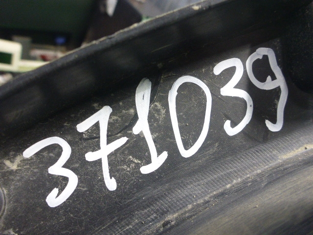 Накладка заднего крыла правого