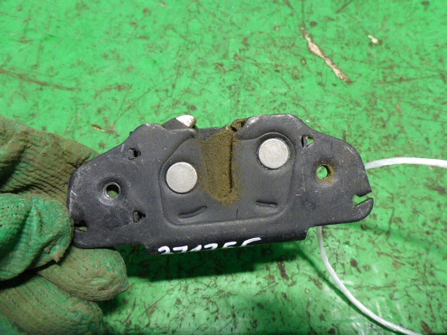 Замок багажника