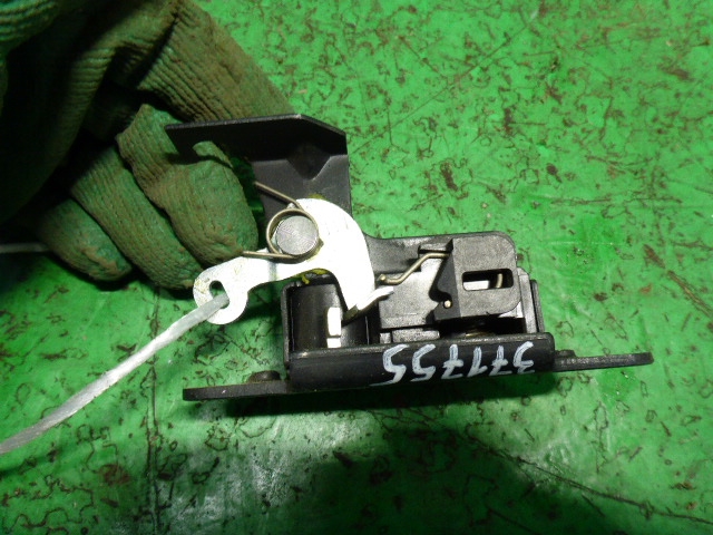 Замок багажника