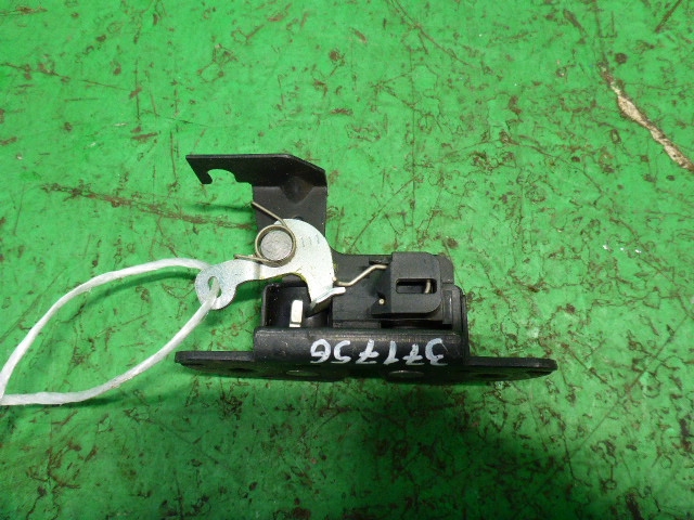 Замок багажника