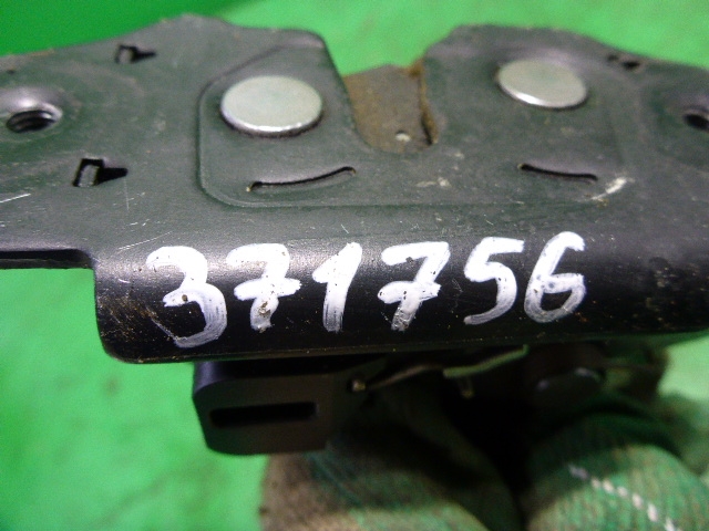 Замок багажника