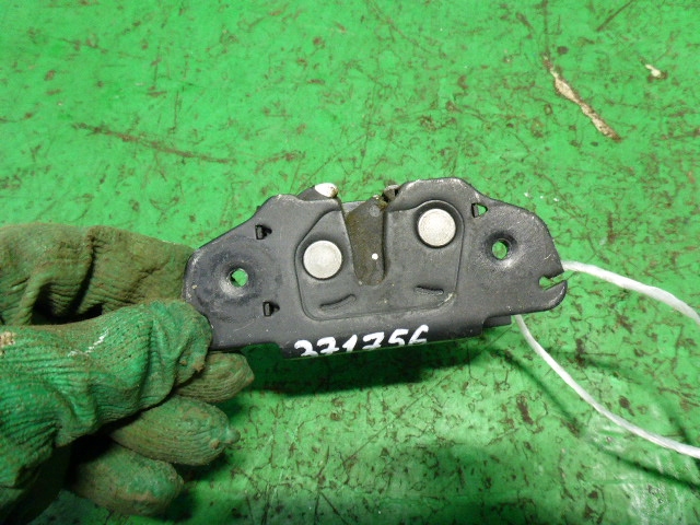 Замок багажника