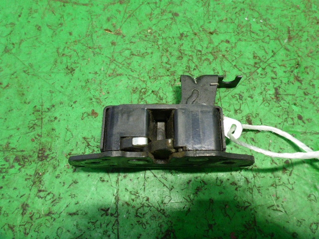 Замок багажника