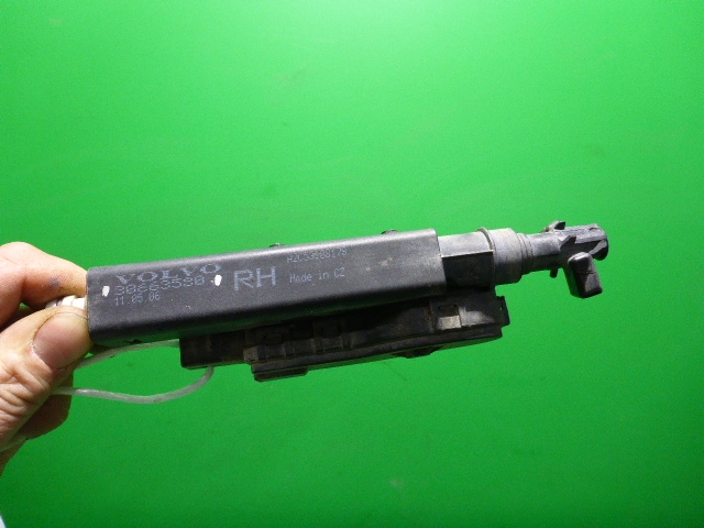 Форсунка омывателя фары