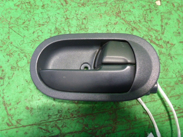 Ручка двери передней внутренняя правая