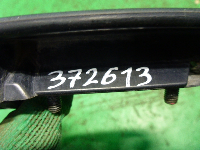 Ручка двери передней наружная правая