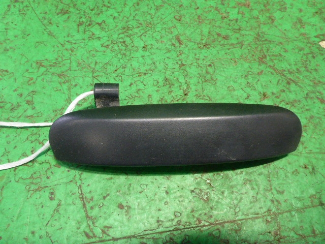 Ручка двери передней наружная правая