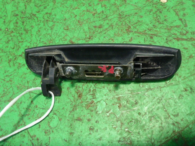 Ручка двери передней наружная правая