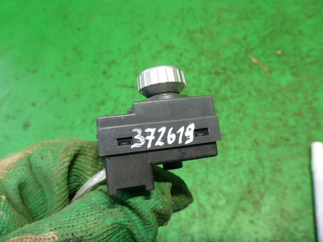 Переключатель регулировки зеркал для Colt (Z30) 2002-2012