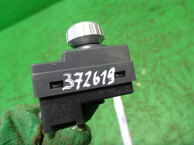 Переключатель регулировки зеркал для Colt (Z30) 2002-2012