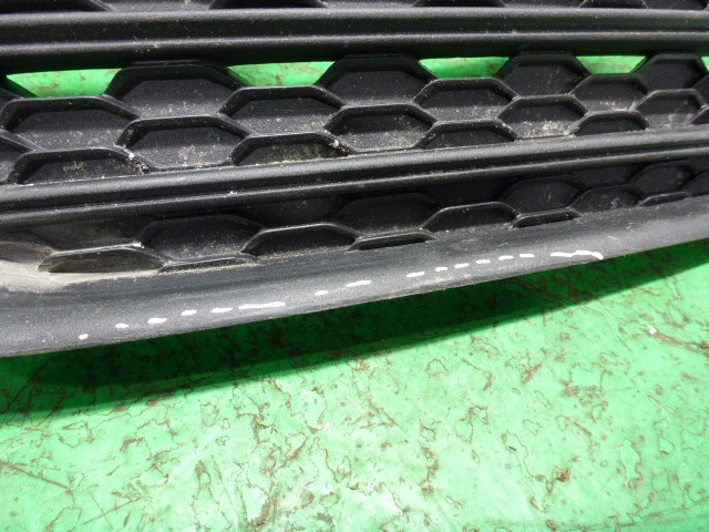 Решетка в бампер левая