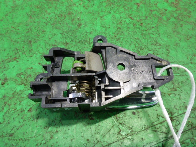 Ручка двери передней внутренняя правая