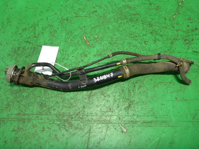 Горловина топливного бака