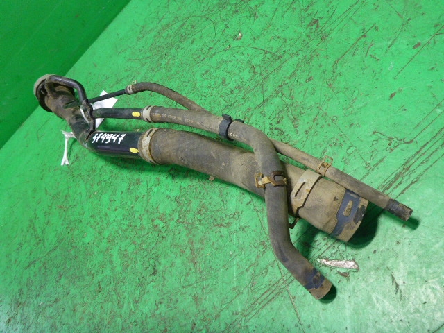 Горловина топливного бака