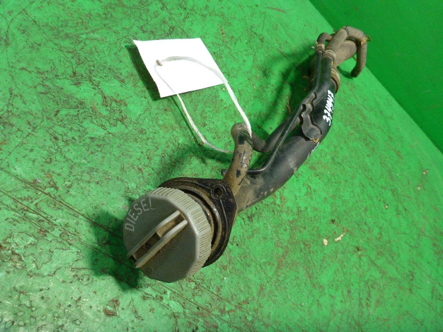 Горловина топливного бака