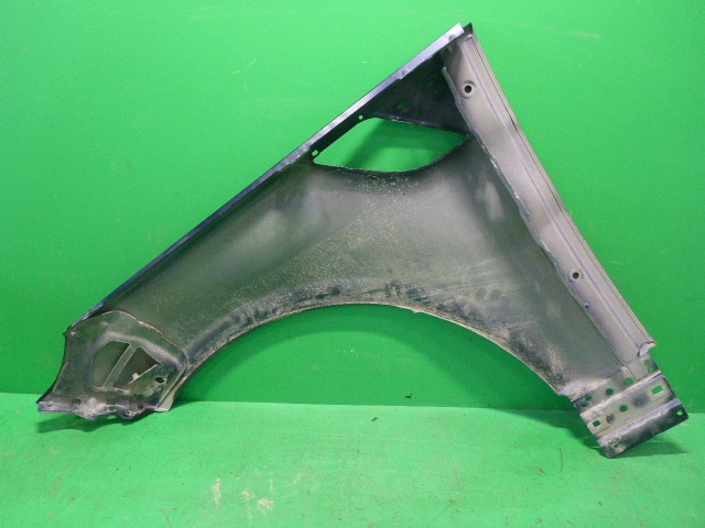 Крыло переднее правое