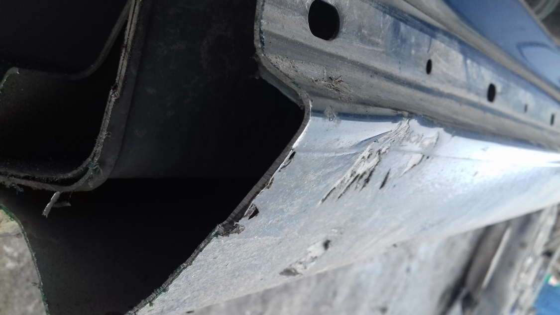 Порог со стойкой левый